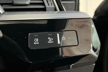 AUDI E-TRON 55 S line Sportback 5dr Electric Auto quattro 95kWh (408 ps) Par