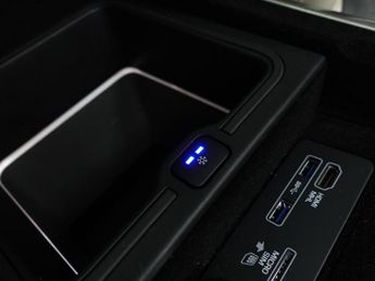 LAND ROVER RANGE ROVER SPORT 2.0 SD4 HSE SUV 5dr Diesel Auto 4WD Euro 6 (s/s) (240 ps)