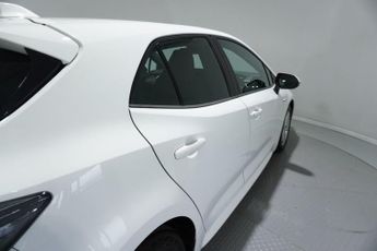 TOYOTA COROLLA 1.8 VVT-h GPF Icon Tech Hatchback 5dr Petrol Hybrid CVT Euro 6 (