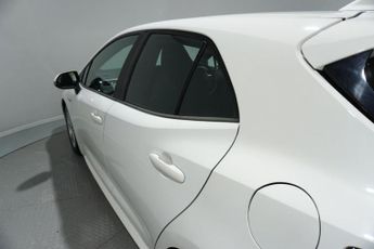 TOYOTA COROLLA 1.8 VVT-h GPF Icon Tech Hatchback 5dr Petrol Hybrid CVT Euro 6 (