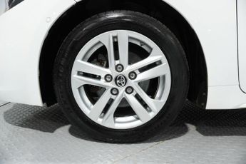 TOYOTA COROLLA 1.8 VVT-h GPF Icon Tech Hatchback 5dr Petrol Hybrid CVT Euro 6 (
