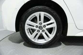 TOYOTA COROLLA 1.8 VVT-h GPF Icon Tech Hatchback 5dr Petrol Hybrid CVT Euro 6 (