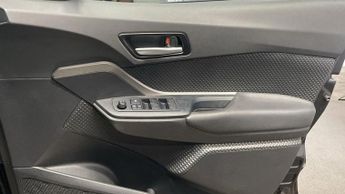 TOYOTA C-HR 1.8 VVT-h GPF Icon SUV 5dr Petrol Hybrid CVT Euro 6 (s/s) (122 p