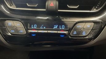 TOYOTA C-HR 1.8 VVT-h GPF Icon SUV 5dr Petrol Hybrid CVT Euro 6 (s/s) (122 p
