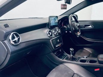 MERCEDES-BENZ GLA 2.1 GLA200d AMG Line SUV 5dr Diesel Manual Euro 6 (s/s) (136 ps)