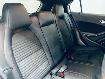 MERCEDES-BENZ GLA 2.1 GLA200d AMG Line SUV 5dr Diesel Manual Euro 6 (s/s) (136 ps)