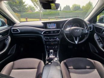 INFINITI Q30 2.0T Sport GPF Hatchback 5dr Petrol DCT Euro 6 (s/s) (211 ps)