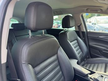 VAUXHALL INSIGNIA 2.0 CDTi Nav Country Tourer 5dr Diesel Auto 4WD Euro 5 (163 ps)