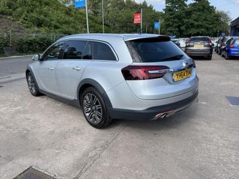 VAUXHALL INSIGNIA 2.0 CDTi Nav Country Tourer 5dr Diesel Auto 4WD Euro 5 (163 ps)