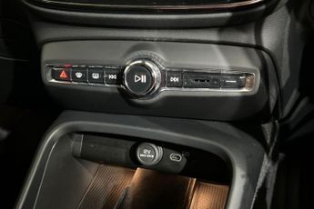 VOLVO C40 Twin Recharge 78kWh Pro SUV 5dr Electric Auto AWD (408 ps) Touch