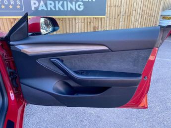TESLA Model 3 Saloon 4dr Electric Auto RWD (241 bhp)
