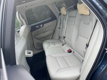 VOLVO XC60 2.0 D4 Momentum Pro SUV 5dr Diesel Auto AWD Euro 6 (s/s) (190 ps