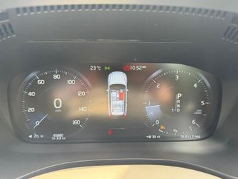 VOLVO XC60 2.0 D4 Momentum Pro SUV 5dr Diesel Auto AWD Euro 6 (s/s) (190 ps
