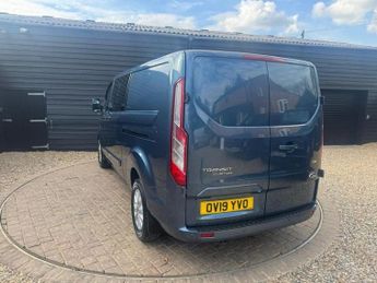 FORD TRANSIT CUSTOM 2.0 300 EcoBlue Limited Crew Van Double Cab 5dr Diesel Auto L2 H