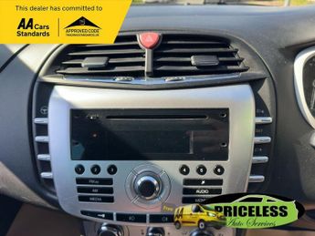 CHRYSLER DELTA 1.6 M-Jet SE Hatchback 5dr Diesel Manual Euro 5 (120 bhp)