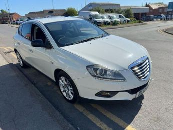 CHRYSLER DELTA 1.6 M-Jet SE Hatchback 5dr Diesel Manual Euro 5 (120 bhp)