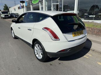 CHRYSLER DELTA 1.6 M-Jet SE Hatchback 5dr Diesel Manual Euro 5 (120 bhp)