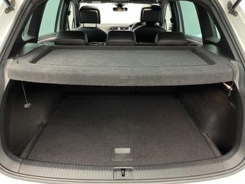 VOLKSWAGEN TIGUAN 2.0 TDI BlueMotion Tech R-Line SUV 5dr Diesel DSG 4Motion Euro 6