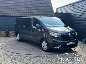 Renault Trafic 2.0 dCi 30 Sport Minibus Double Cab 5dr Diesel EDC LWB Euro 6 (s