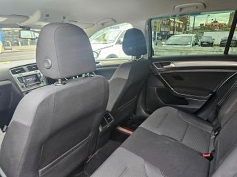 VOLKSWAGEN GOLF AUTOMATIC 1.4 TSI BlueMotion Tech SE Hatchback 5dr Petrol DSG Eu