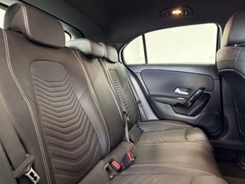 MERCEDES-BENZ A-CLASS 1.3 A180 SE Hatchback 5dr Petrol Manual Euro 6 (s/s) (136 ps)