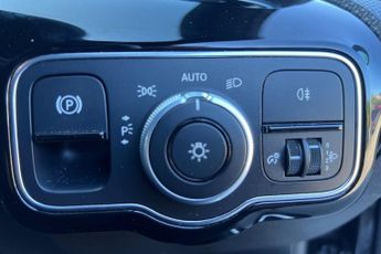 MERCEDES-BENZ A-CLASS 1.5 A180d SE (Executive) Hatchback 5dr Diesel 7G-DCT Euro 6 (s/s