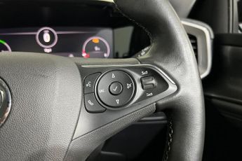 VAUXHALL MOKKA ELECTRIC 50kWh Elite Premium SUV 5dr Electric Auto (136 ps) Touchscreen, 