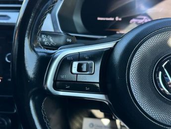 VOLKSWAGEN ARTEON 2.0 TSI R-Line Fastback 5dr Petrol DSG Euro 6 (s/s) (190 ps)