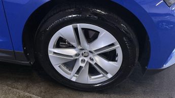 SKODA ENYAQ 62kWh 60 SUV 5dr Electric Auto (DC120kW) (179 ps)
