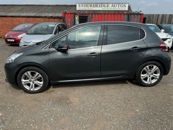 Peugeot 208 1.2l 5d VTI Allure hatchback 82 BHP