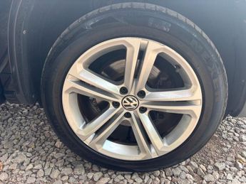 VOLKSWAGEN TIGUAN 2.0 TDI BlueMotion Tech R-Line SUV 5dr Diesel DSG 4WD Euro 5 (s/