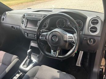 VOLKSWAGEN TIGUAN 2.0 TDI BlueMotion Tech R-Line SUV 5dr Diesel DSG 4WD Euro 5 (s/