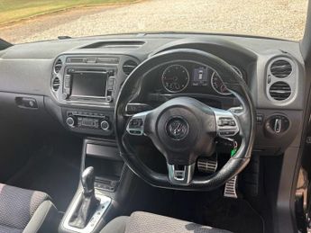 VOLKSWAGEN TIGUAN 2.0 TDI BlueMotion Tech R-Line SUV 5dr Diesel DSG 4WD Euro 5 (s/