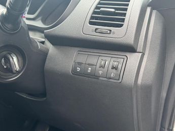 HYUNDAI IX20 1.6 SE Nav Hatchback 5dr Petrol Auto Euro 6 (125 ps)