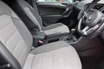 VOLKSWAGEN TIGUAN 2.0 TDI R-Line SUV 5dr Diesel DSG 4Motion Euro 6 (s/s) (190 ps)
