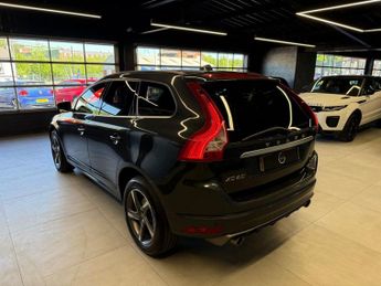 VOLVO XC60 2.4 D5 R-Design Nav SUV 5dr Diesel Geartronic AWD Euro 5 (215 ps