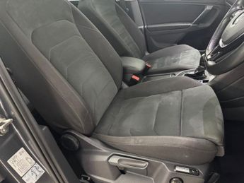 VOLKSWAGEN TIGUAN 2.0 TSI SEL SUV 5dr Petrol DSG 4Motion Euro 6 (s/s) (180 ps)