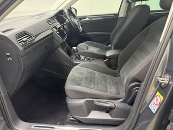 VOLKSWAGEN TIGUAN 2.0 TSI SEL SUV 5dr Petrol DSG 4Motion Euro 6 (s/s) (180 ps)