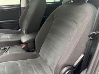 VOLKSWAGEN TIGUAN 2.0 TSI SEL SUV 5dr Petrol DSG 4Motion Euro 6 (s/s) (180 ps)