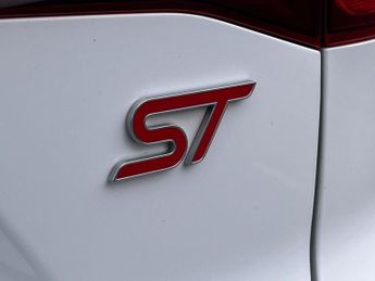 FORD FOCUS 2.3T EcoBoost ST Estate 5dr Petrol Auto Euro 6 (s/s) (280 ps)