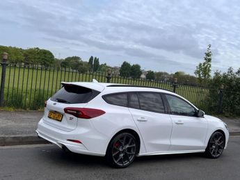 FORD FOCUS 2.3T EcoBoost ST Estate 5dr Petrol Auto Euro 6 (s/s) (280 ps)