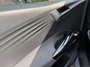 VOLKSWAGEN ID.3 Pro Performance 58kWh Life Hatchback 5dr Electric Auto (204 ps)