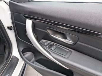 BMW 4 SERIES 2.0 420i M Sport Coupe 2dr Petrol Auto Euro 6 (s/s) (184 ps)