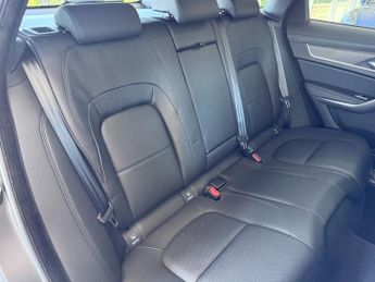 JAGUAR F-PACE 2.0 P250i SE SUV 5dr Petrol Auto AWD Euro 6 (s/s) (250 ps)