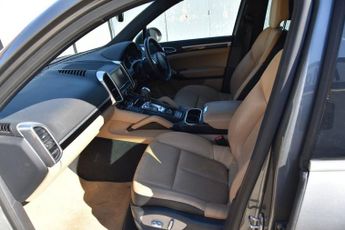 PORSCHE CAYENNE 3.0 TD V6 Platinum Edition SUV 5dr Diesel TiptronicS 4WD Euro 5 