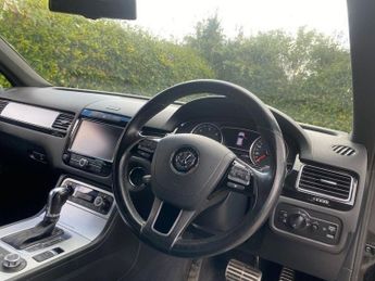 VOLKSWAGEN TOUAREG 3.0 TDI V6 BlueMotion Tech Altitude SUV 5dr Diesel Tiptronic 4WD