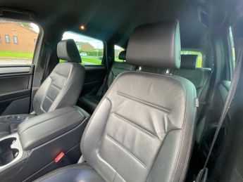 VOLKSWAGEN TOUAREG 3.0 TDI V6 BlueMotion Tech Altitude SUV 5dr Diesel Tiptronic 4WD