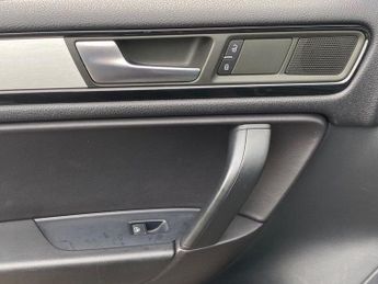 VOLKSWAGEN TOUAREG 3.0 TDI V6 BlueMotion Tech Altitude SUV 5dr Diesel Tiptronic 4WD