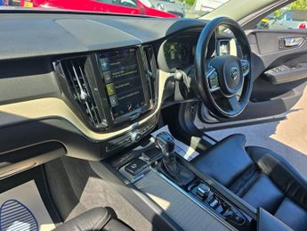 VOLVO XC60 2.0 T5 Inscription SUV in silver with 81,500 miles, FSH, 2 owner