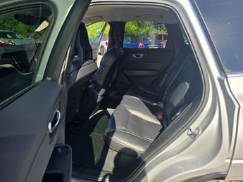 VOLVO XC60 2.0 T5 Inscription SUV in silver with 81,500 miles, FSH, 2 owner